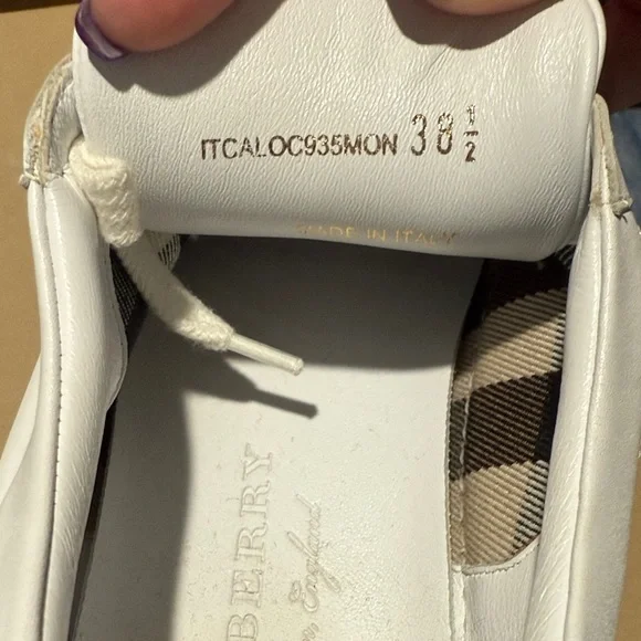 Burberry White Sneakers with Gold Detail - Picture 4 of 7